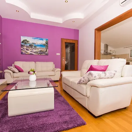Barba Apartment *
